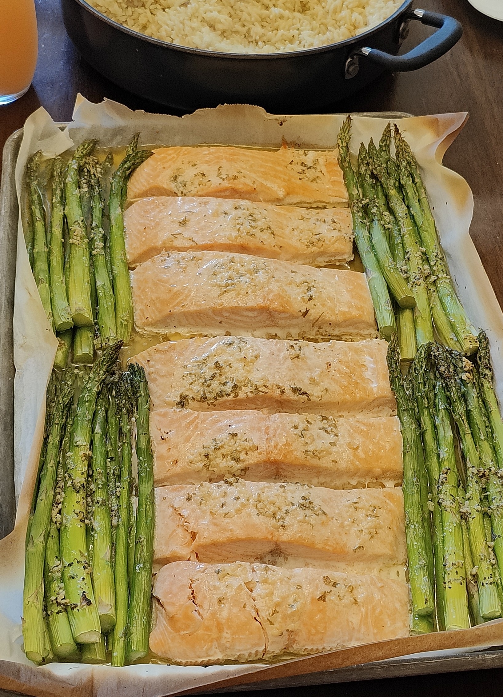 Baked salmon with herbed butter and asparagus